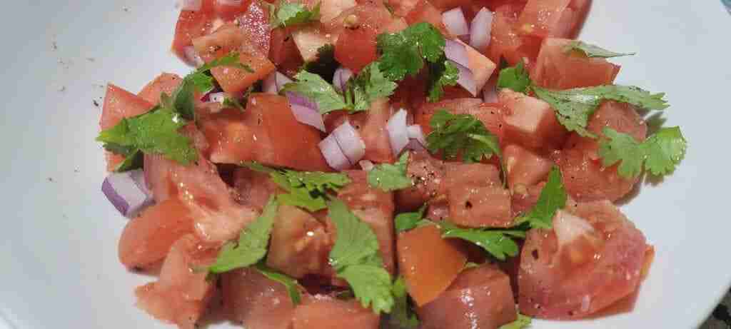 fresh salsa for eggs in a hole