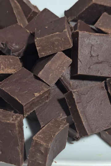 Fudge squares in a pile.